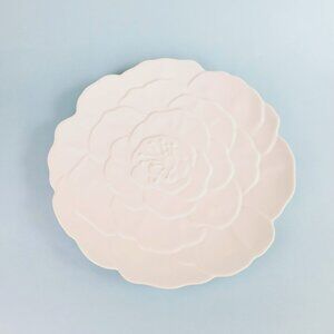 Studio Nova White Hibiscus Flower Platter, Raised Flower Petal Design, Japan